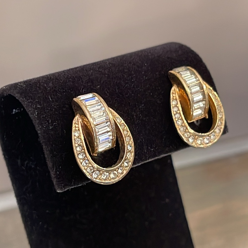 Vintage CHRISTIAN DIOR Door Knocker Clip On Earrings Gold Rhinestone Signed 70’s - Picture 3 of 17